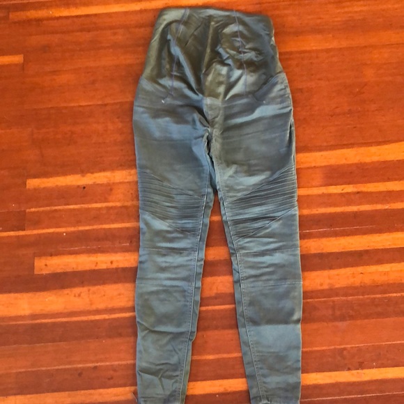 Maternity Jeans - Picture 1 of 7